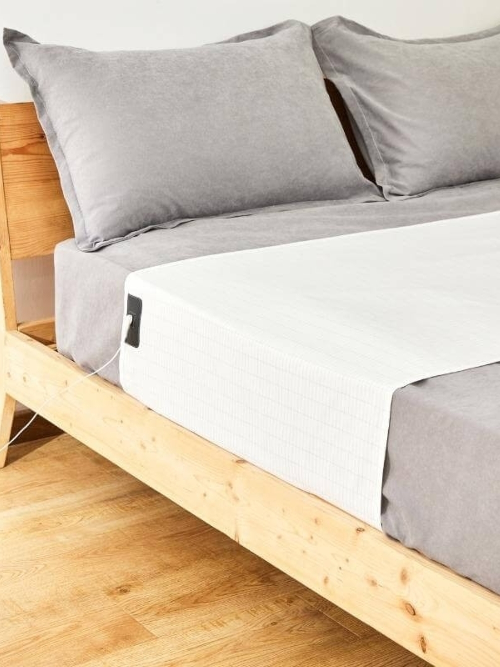 Grounding Sheet For Better Sleep